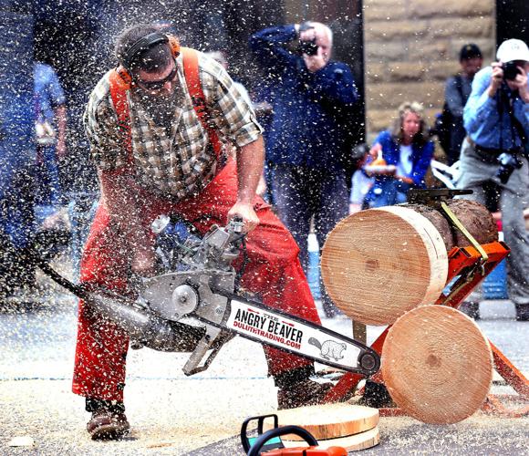 Duluth Trading Co. opens amid screaming chain saws, clouds of sawdust