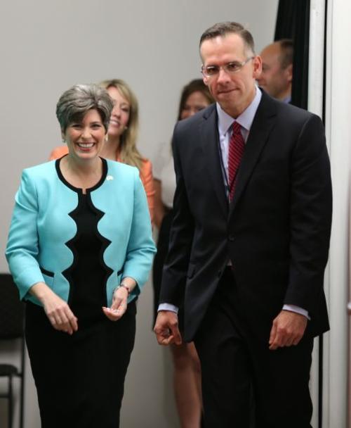 Iowa Candidate Rips Husband S Facebook Posts State And Regional Lacrossetribune Com