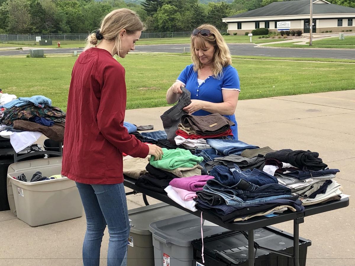 Gently Used Women's Tops & T-Shirts near Phillips, Iowa, Facebook  Marketplace