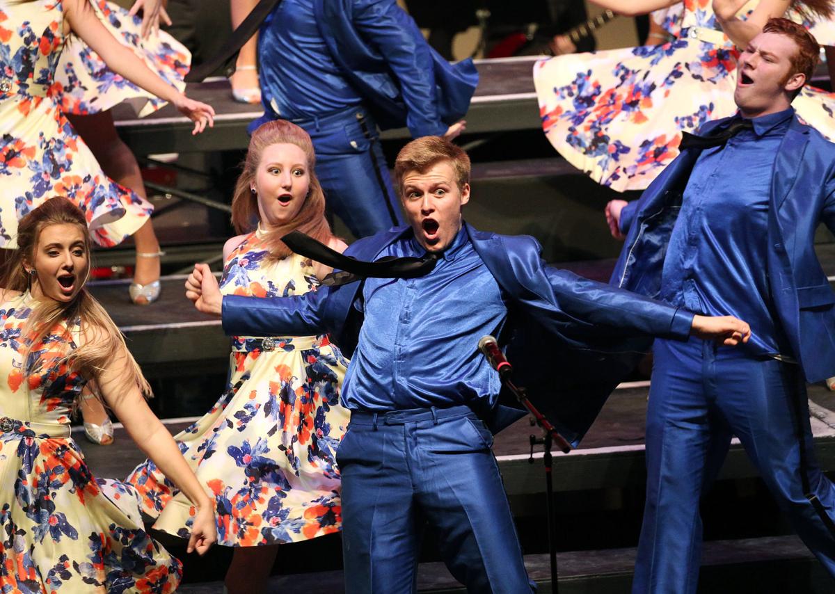 Show choirs ready for season kickoff at Viterbo