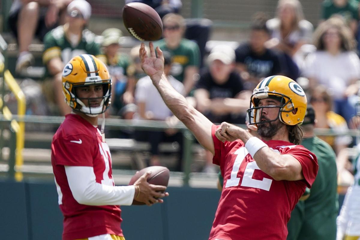 Aaron Rodgers arrives for opening of Packers training camp – Twin