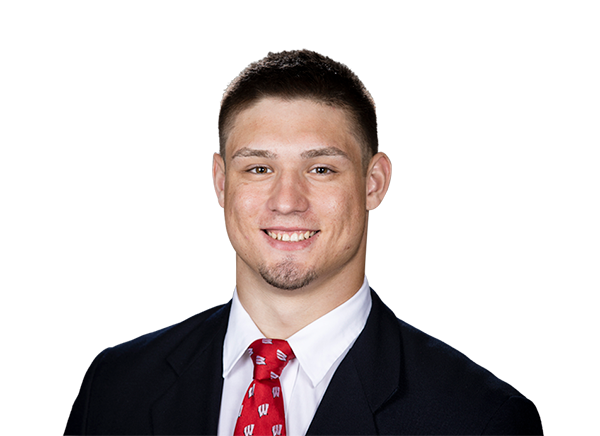 Aggressive approach paying off for Wisconsin LB Leo Chenal