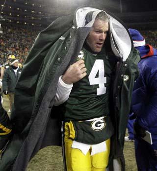 Favre retires after 17 seasons