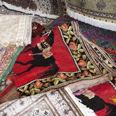 Find Instant Wall Hangings With Quilts Rugs And Fabric Lifestyles Brightly Colored Oriental Rugs Make Striking Wall Hangings Especially For Large Es