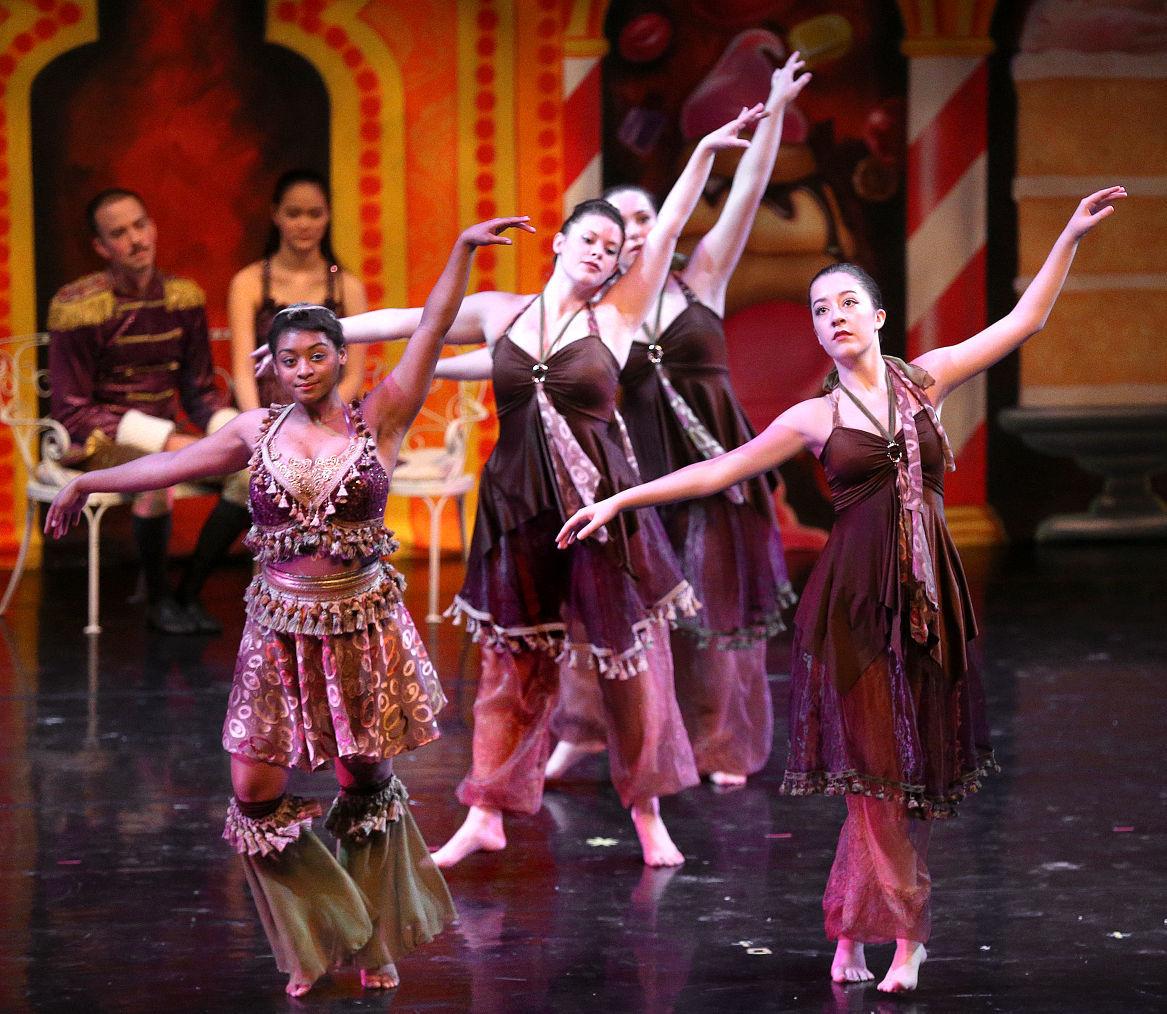 Photo gallery La Crosse Dance Centre's "Nutcracker Ballet"