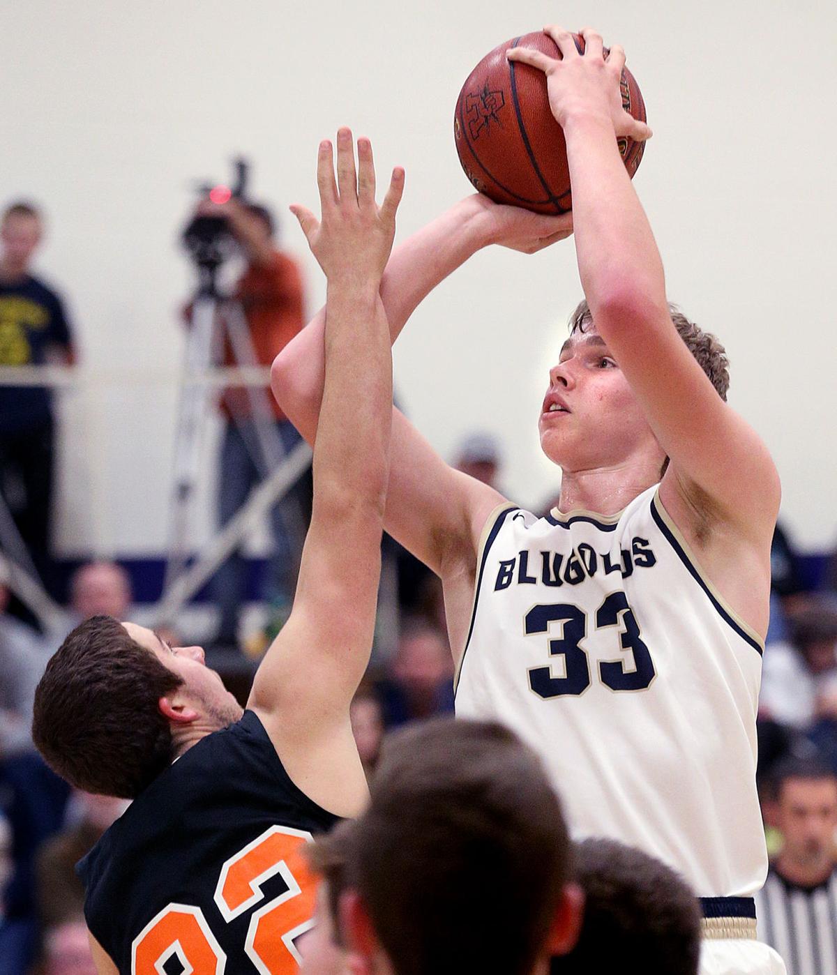 High school basketball Brandon Merfeld gets La Crosse Aquinas off to