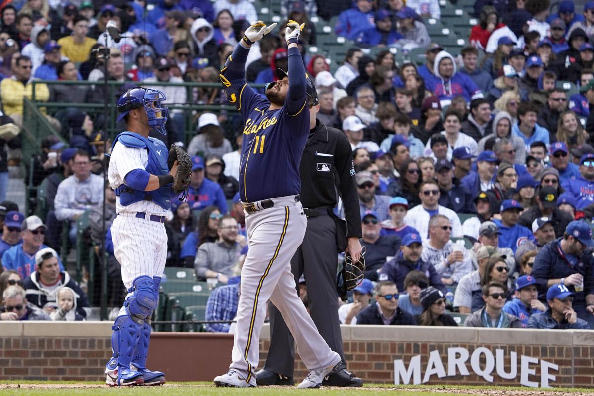 Ian Happ gets 3 hits as Cubs beat Brewers 5-4 on opening day