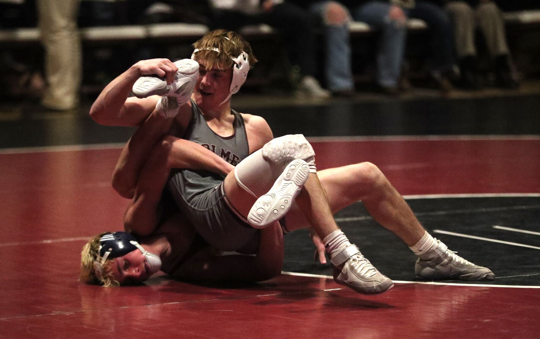 High school wrestling La Crosse Aquinas goes for two straight over Holmen