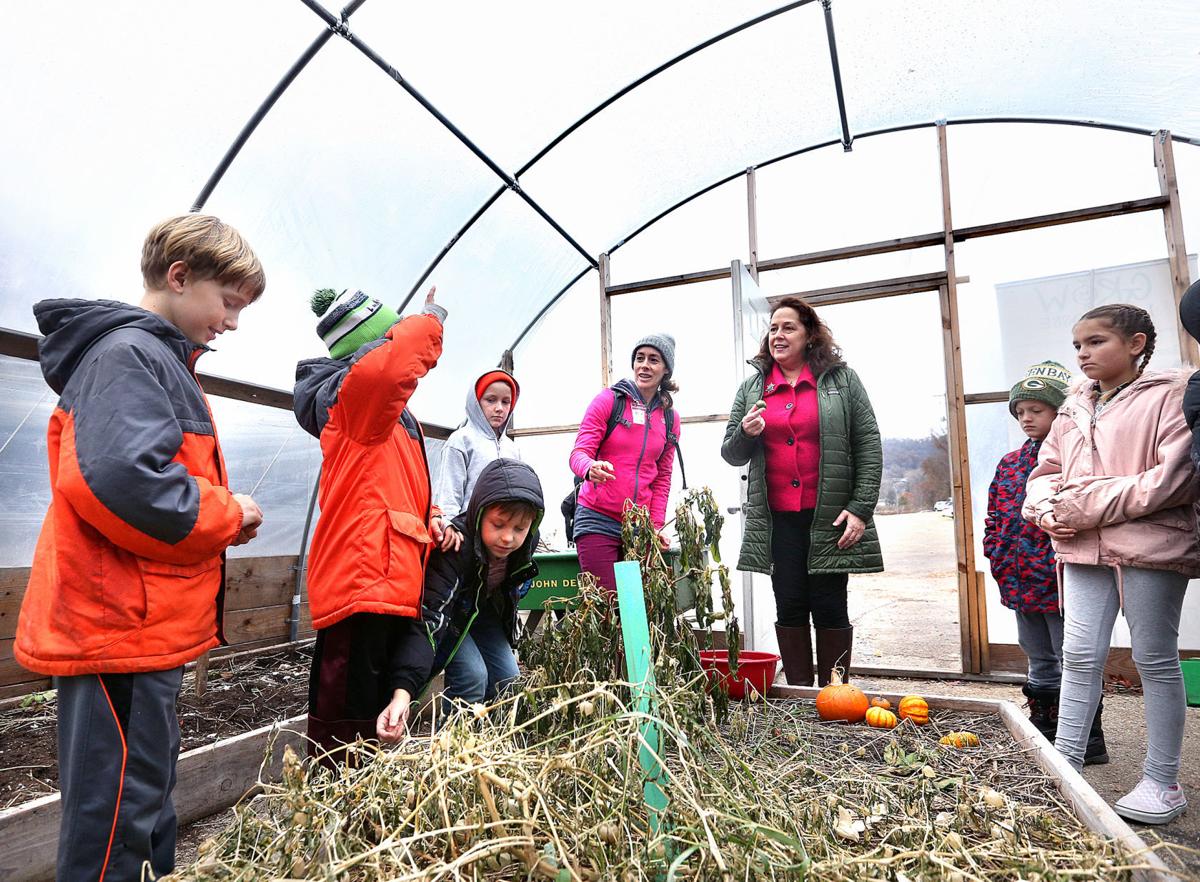 Garden Of Eatin Students Give Rep Billings Tour Taste Of State