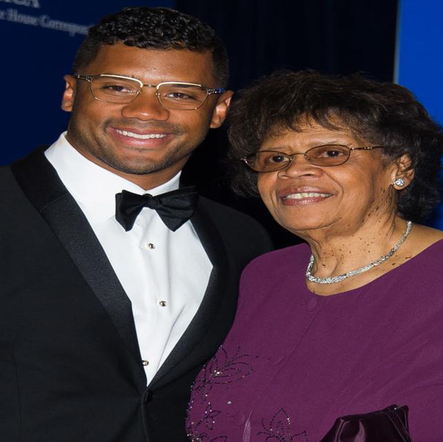 Watch As Russell Wilson Stuns His Mom On Mother S Day Football Lacrossetribune Com