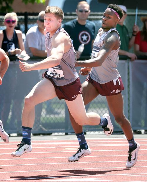 NCAA Division III track UWLa Crosse wins 400 relay College