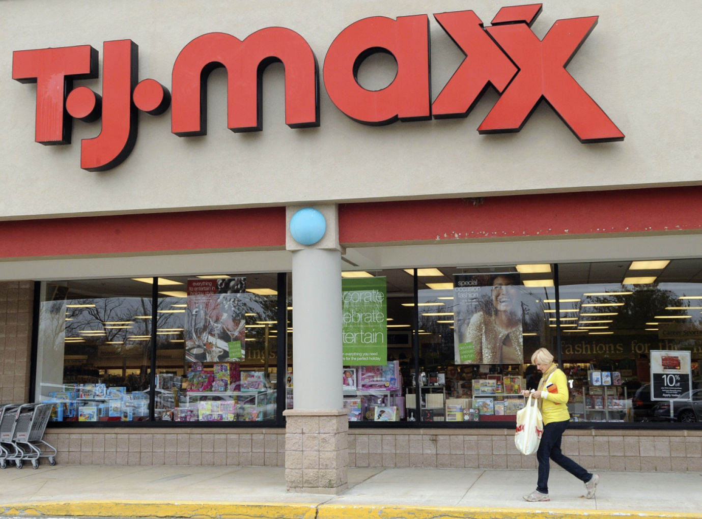 TJ Maxx Marshalls to follow Wal Mart in raising pay