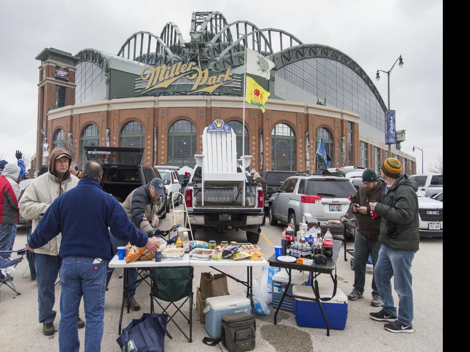 Say Goodbye To Miller Park Hello To American Family Field Baseball Lacrossetribune Com