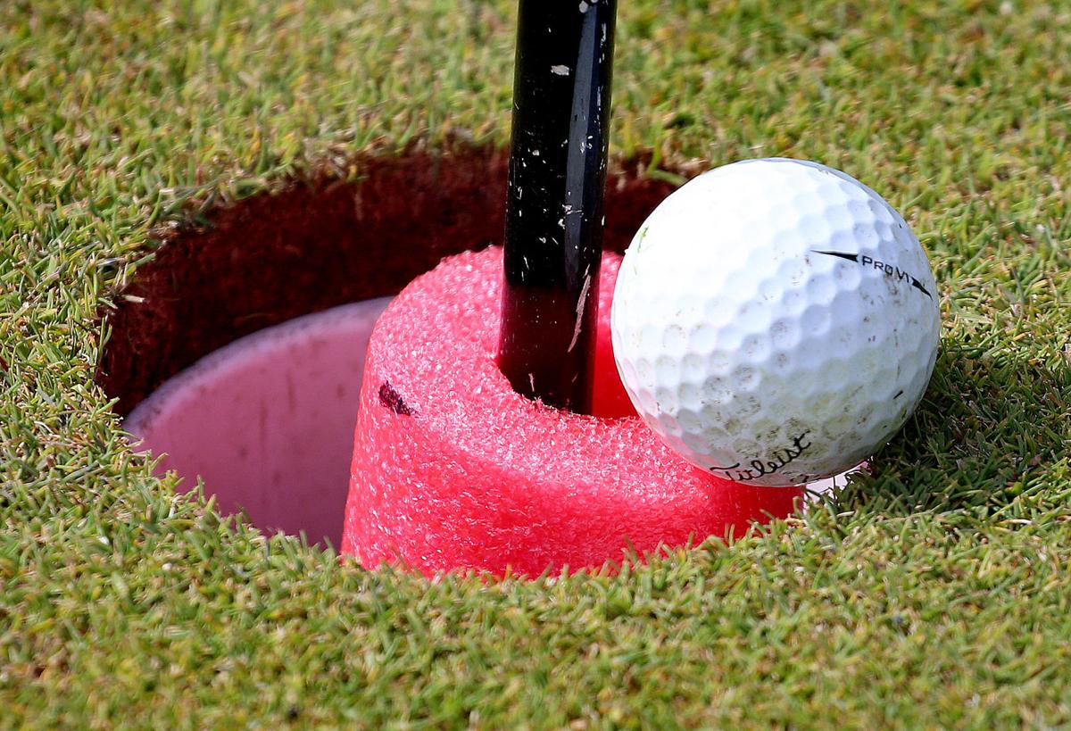 Golf makes a sunny return to La Crosse area
