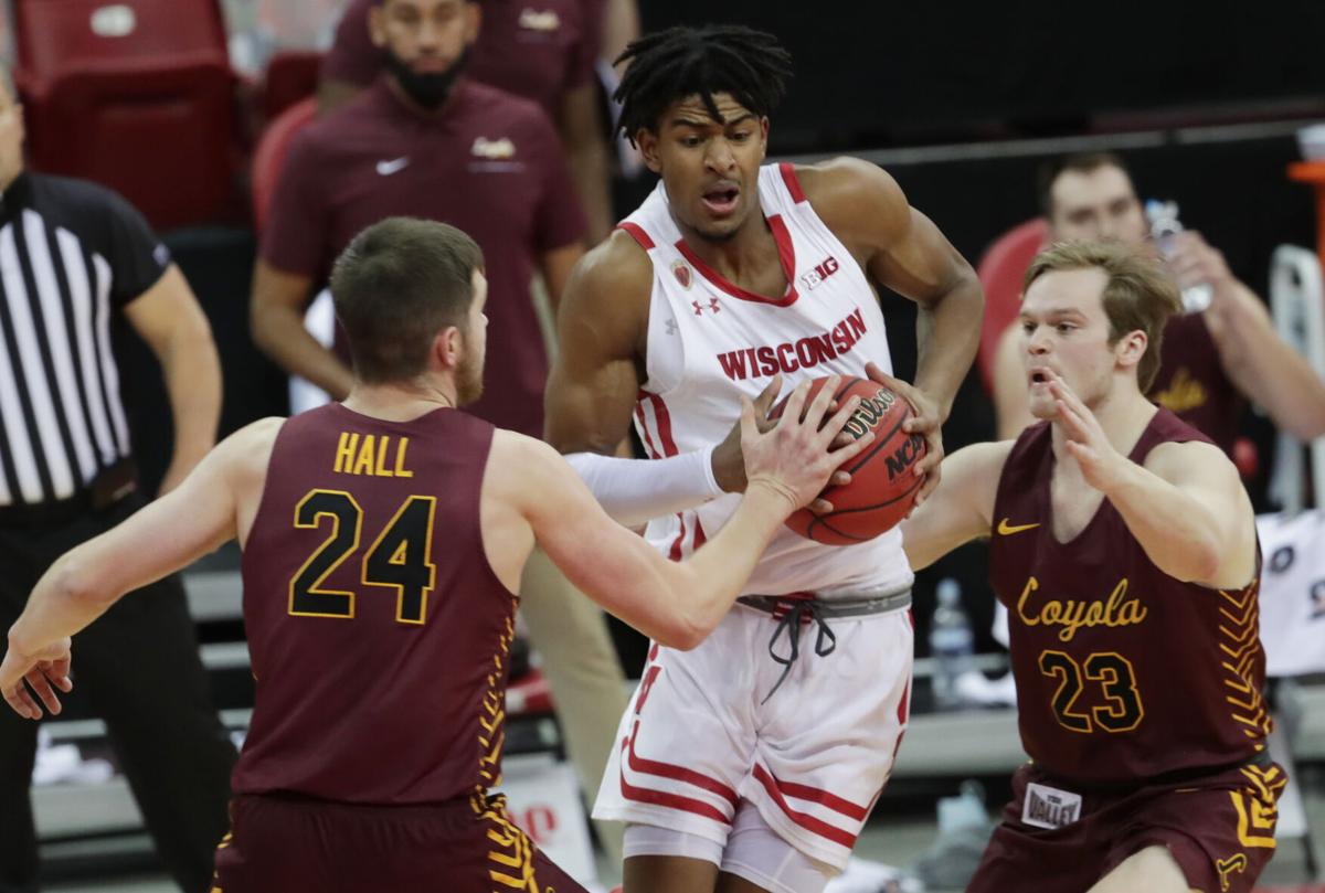 Put To The Test Hot Shooting Helps Wisconsin Badgers Pull Away From Loyola Chicago Ramblers Basketball Lacrossetribune Com
