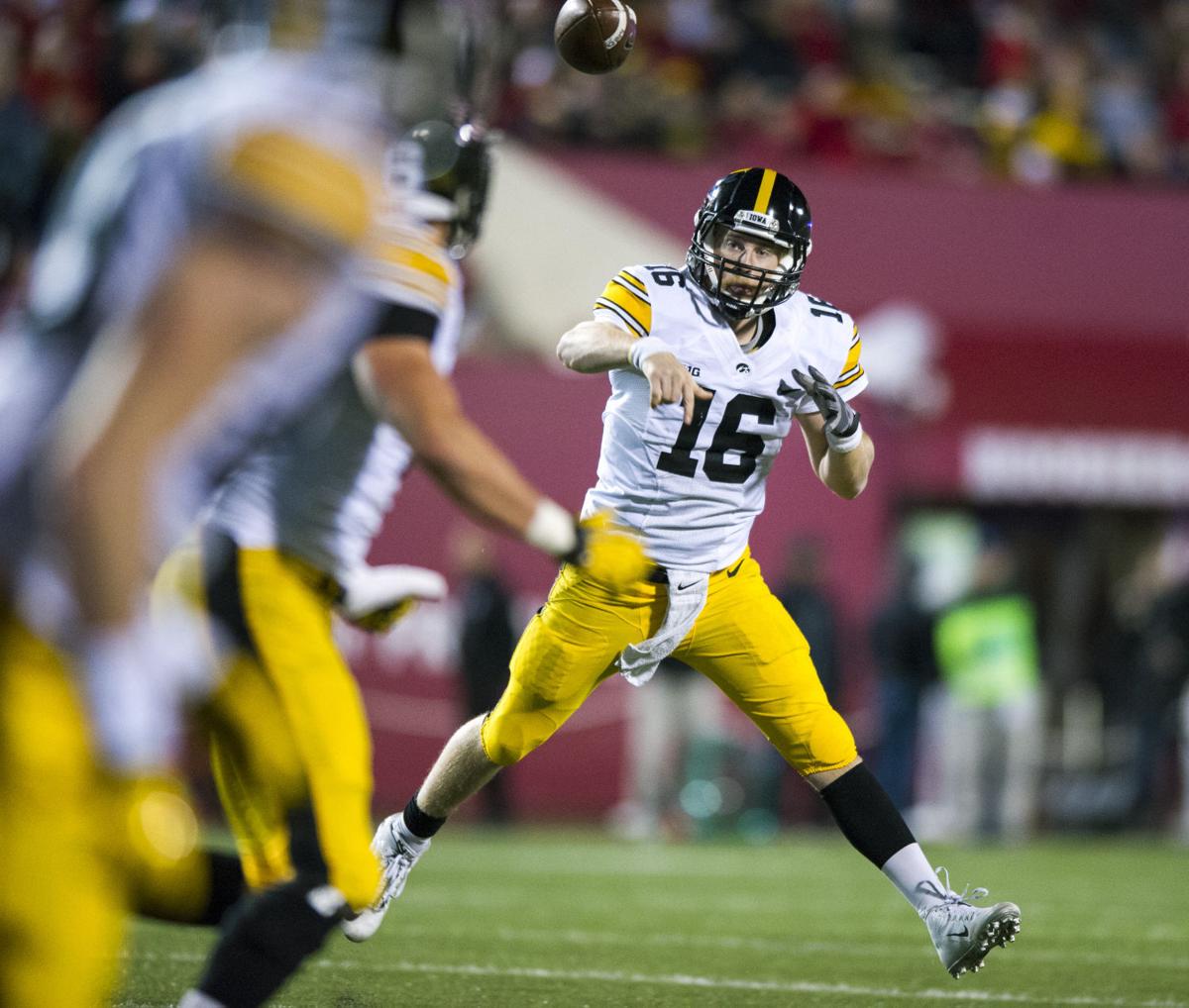 Qb Beathard S Clutch Plays Crucial For No 8 Iowa Sports Lacrossetribune Com