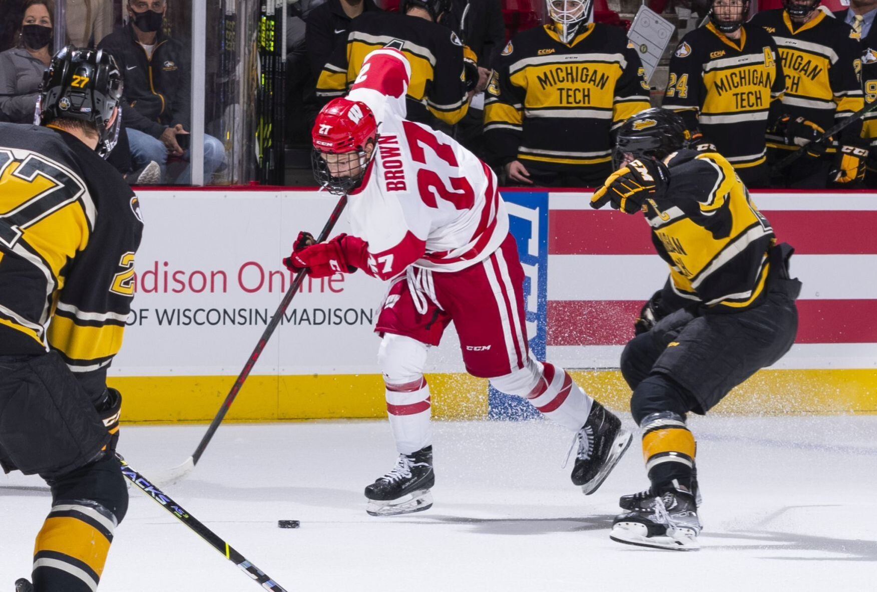These 5 Badgers players or recruits were projected as 2022 NHL draft picks image