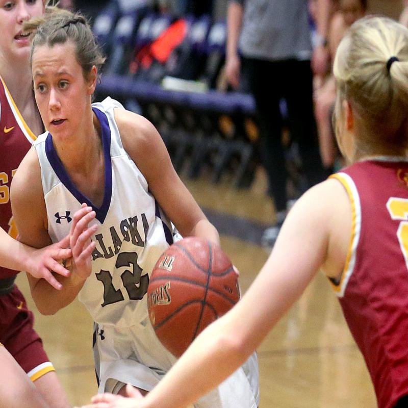 Wiaa Girls Basketball Onalaska Battles No 1 Hortonville To The