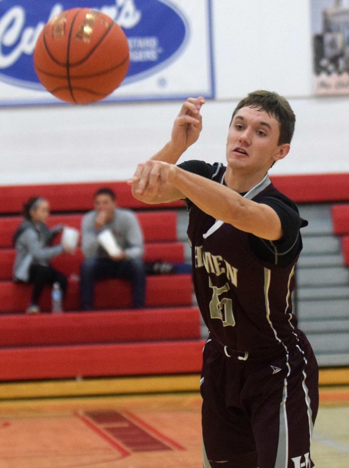 High School Basketball Holmen Boys Tipped By Wisconsin Dells