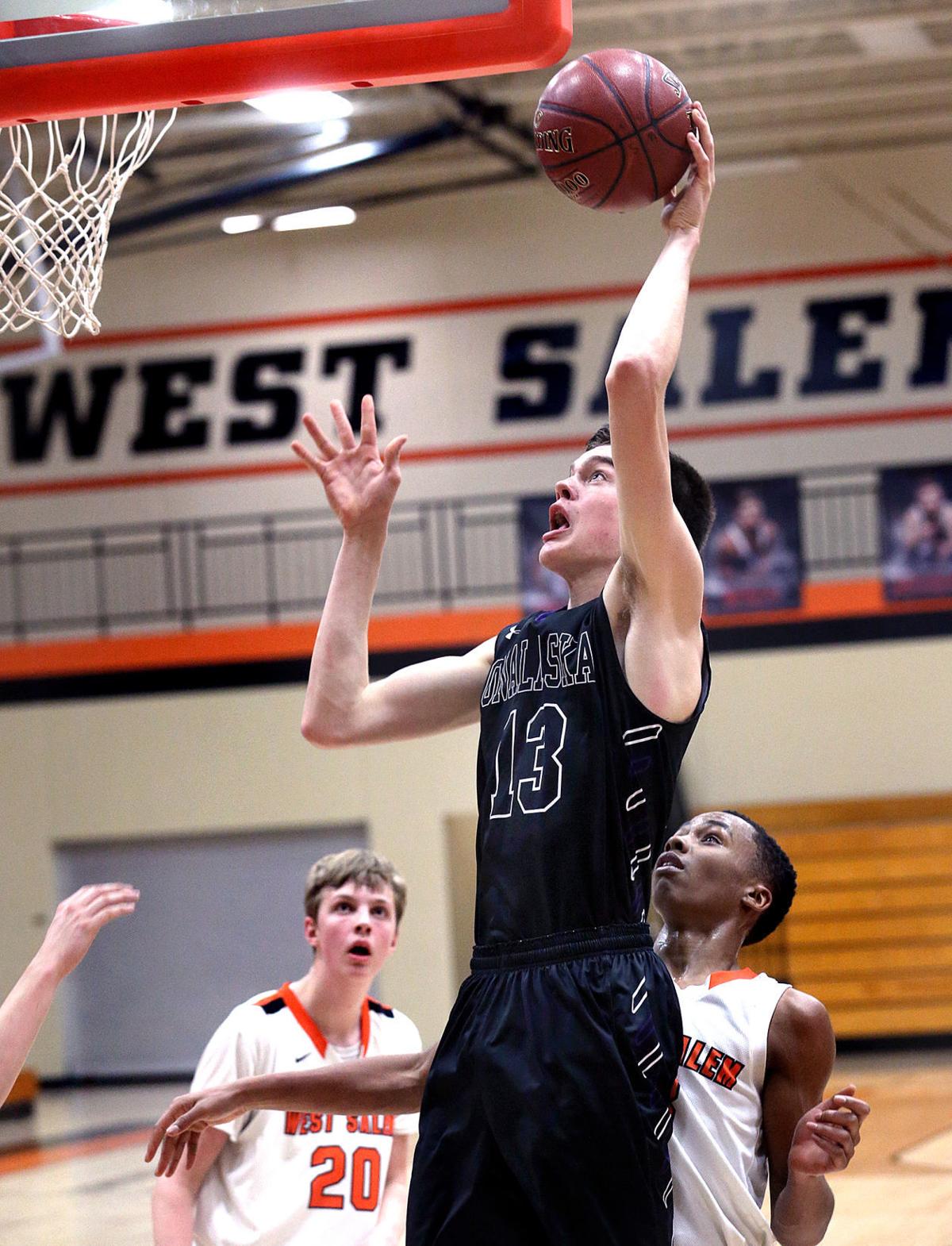 High School Boys Basketball Onalaska Runs By La Crescent With 20