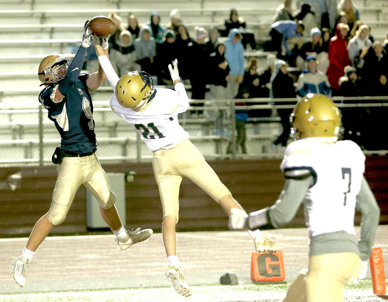 WIAA Football Playoffs: La Crosse Aquinas Overwhelms Luther Prep Early ...