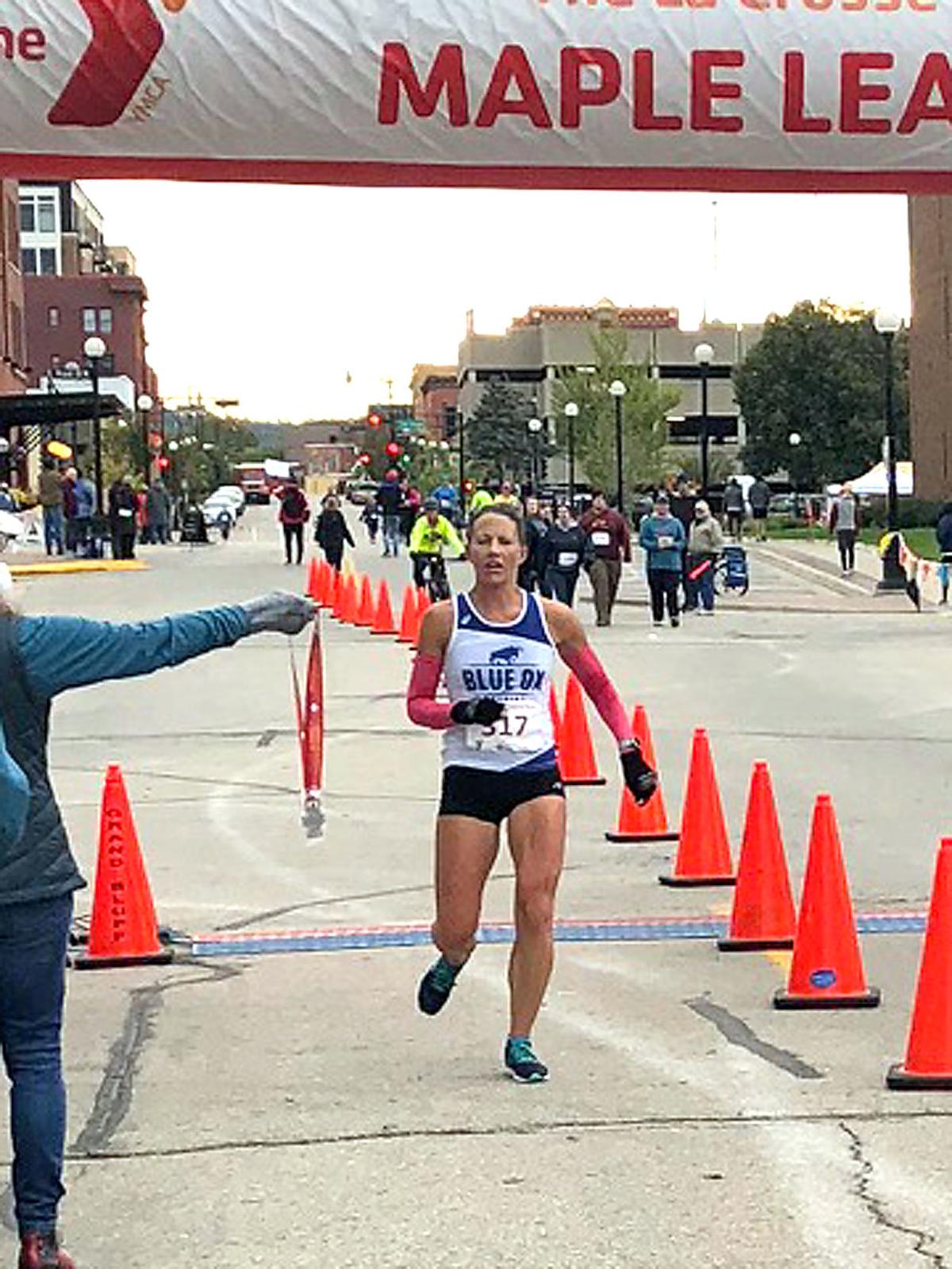 Eau Claire S Dow Runs Away With Maple Leaf Half Women S Marathon Title Sports Lacrossetribune Com