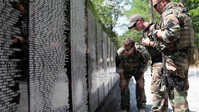 Vietnam memorial effort aims to detail faces, stories behind the names