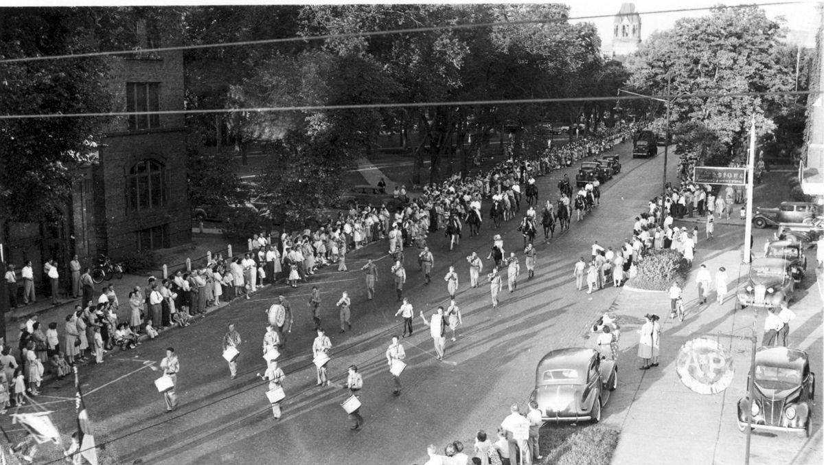 Hometown history: "Salvage for Victory" parade in 1943