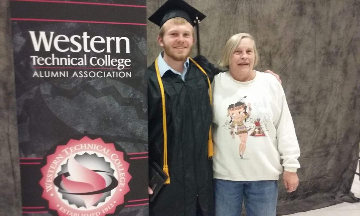 Austin Klum earns high school and college diplomas within a month |  Westbytimes | lacrossetribune.com
