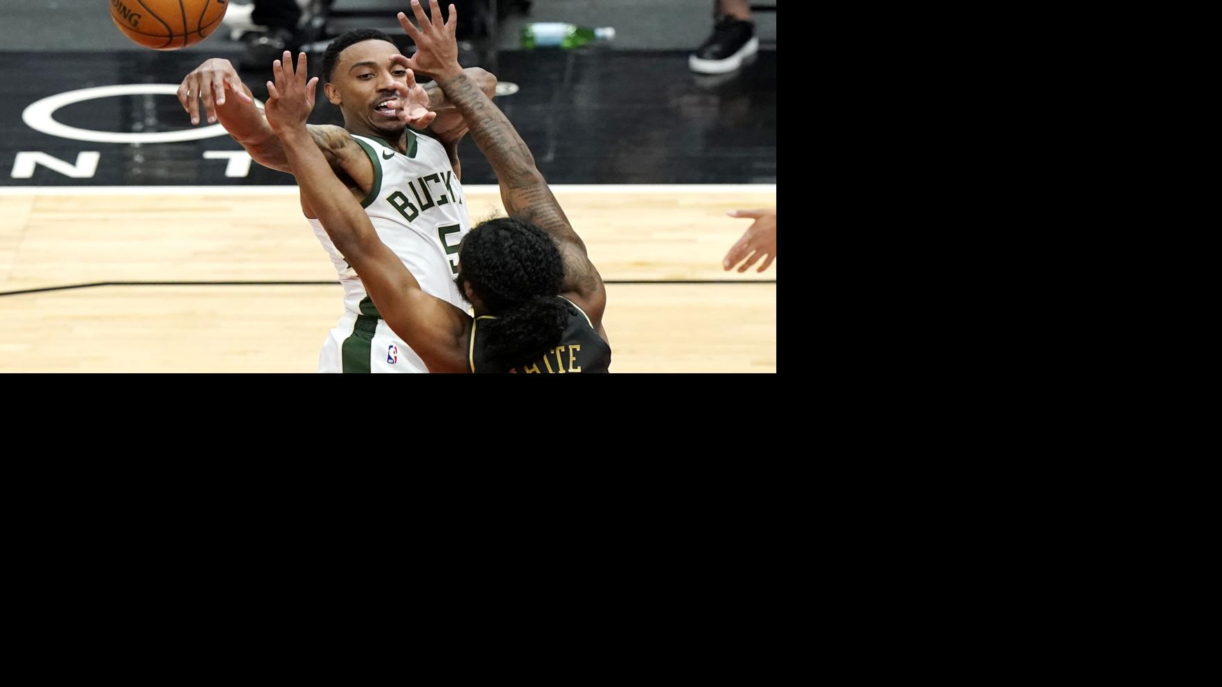 Giannis Antetokounmpo-less Bucks hold off Bulls in Chicago