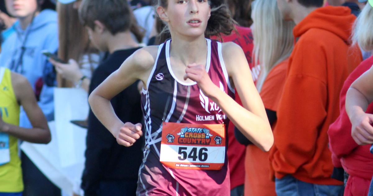 Manny Putz runs to another win for Onalaska cross country