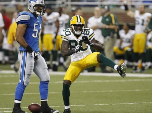 Green Bay Packers wide receiver Donald Driver races down the