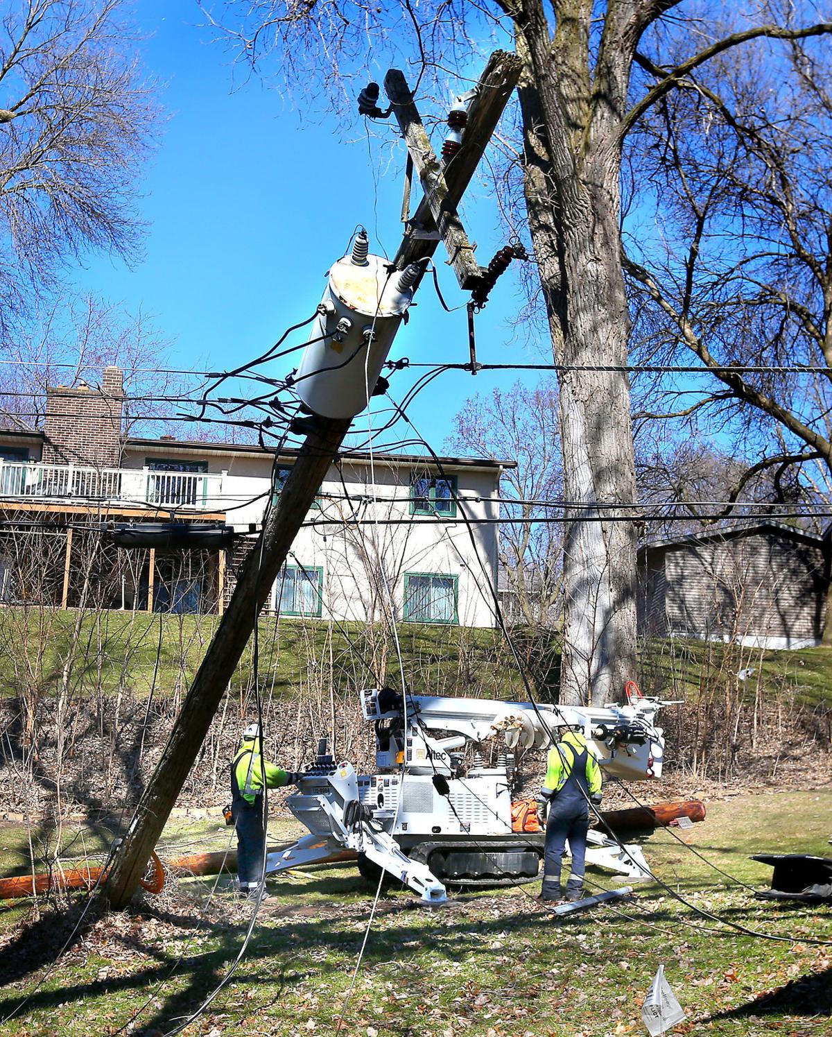Power Outages In La Crosse Area Continue As High Winds Prevail Local News Lacrossetribune Com