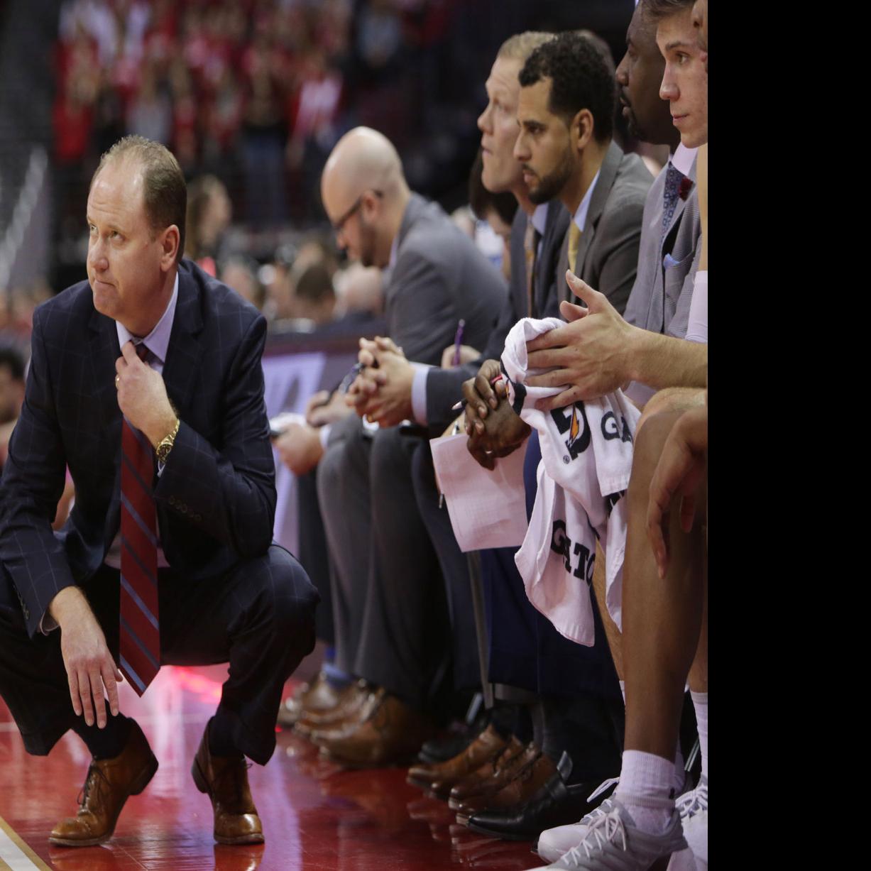 Badgers Men S Basketball Re Energized Wisconsin Hangs On To Beat