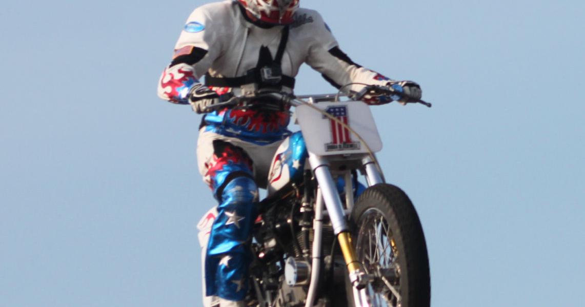 Soaring on a Cycle: Famous stunt rider performs in BRF