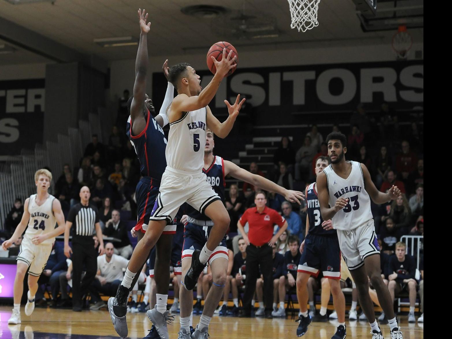 College Basketball La Crosse Central Grad Bailey Kale Settling In