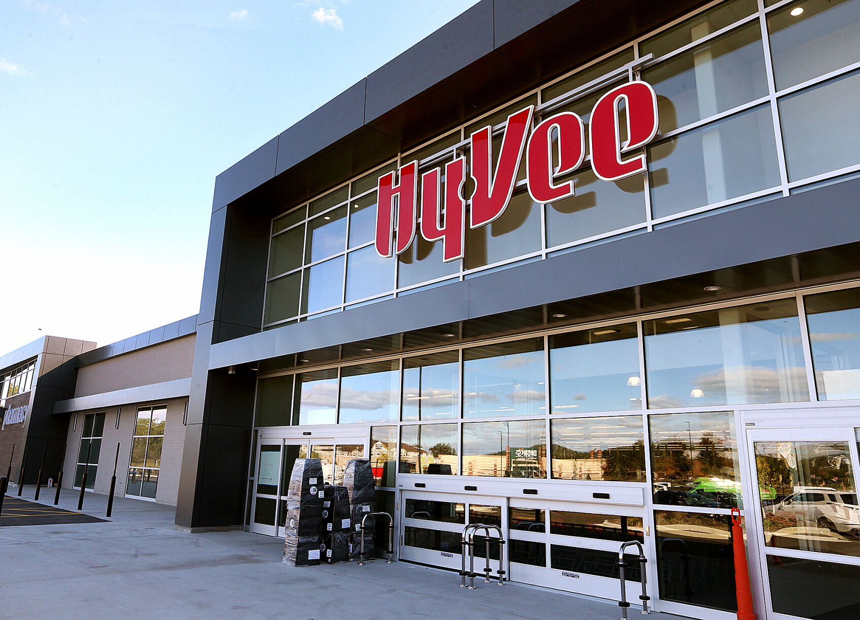 La Crosse Hy-Vee supermarket and