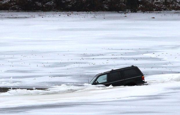 Thin ice: Lake Onalaska claims five vehicles over weekend