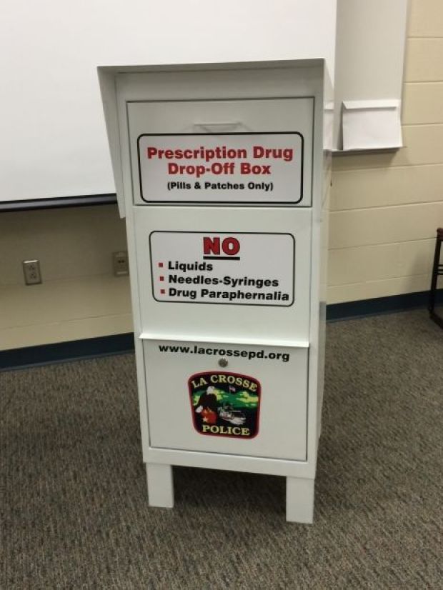 Drug drop-off boxes installed in police departments