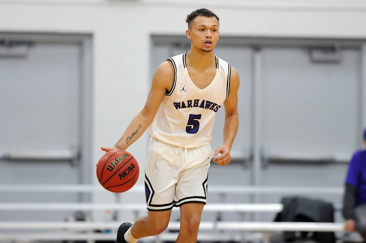 College Basketball La Crosse Central Grad Bailey Kale Settling In