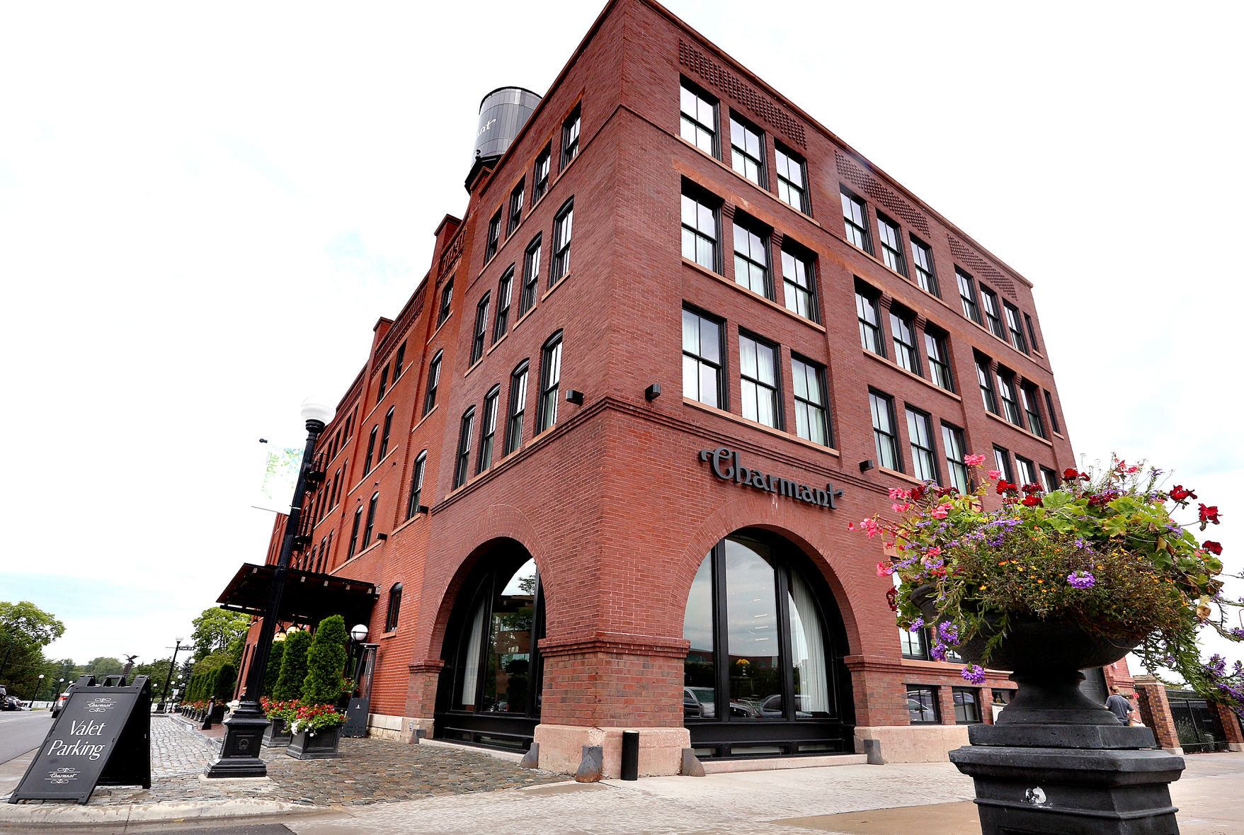 Steven Michaelson Billionaire Hendricks' company buys La Crosse Charmant Hotel