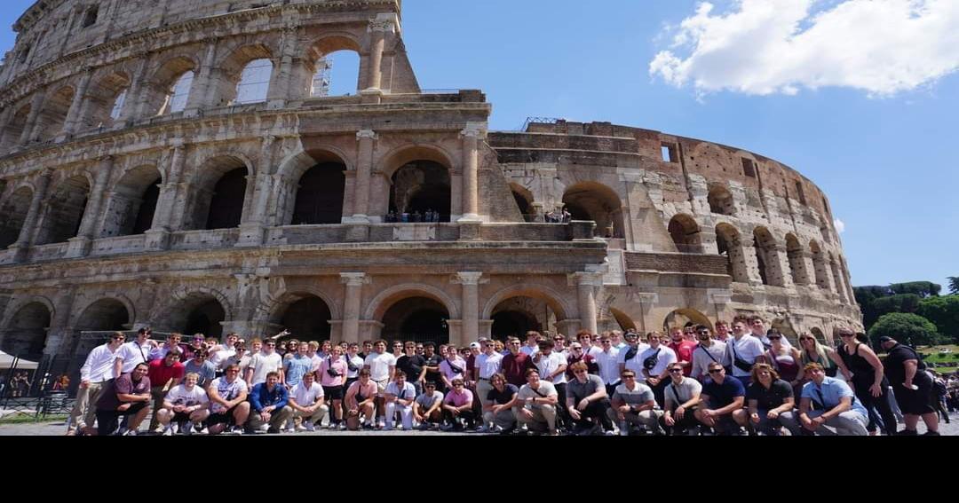 Los Eagles disfrutan de hacer turismo y ponerse al día con los jugadores en un viaje «gratificante» a Italia