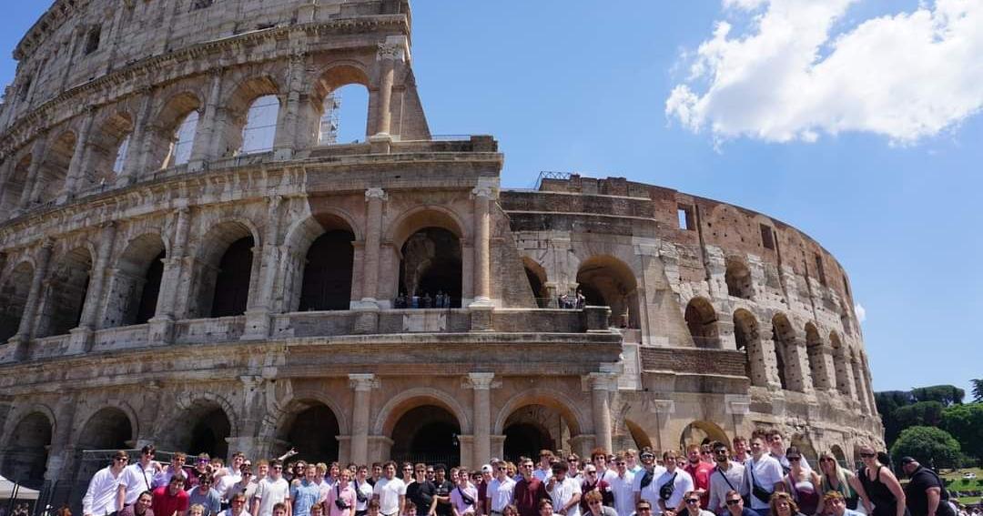 Gli Eagles si divertono a visitare la città e mettersi al passo con i giocatori in un viaggio “gratificante” in Italia
