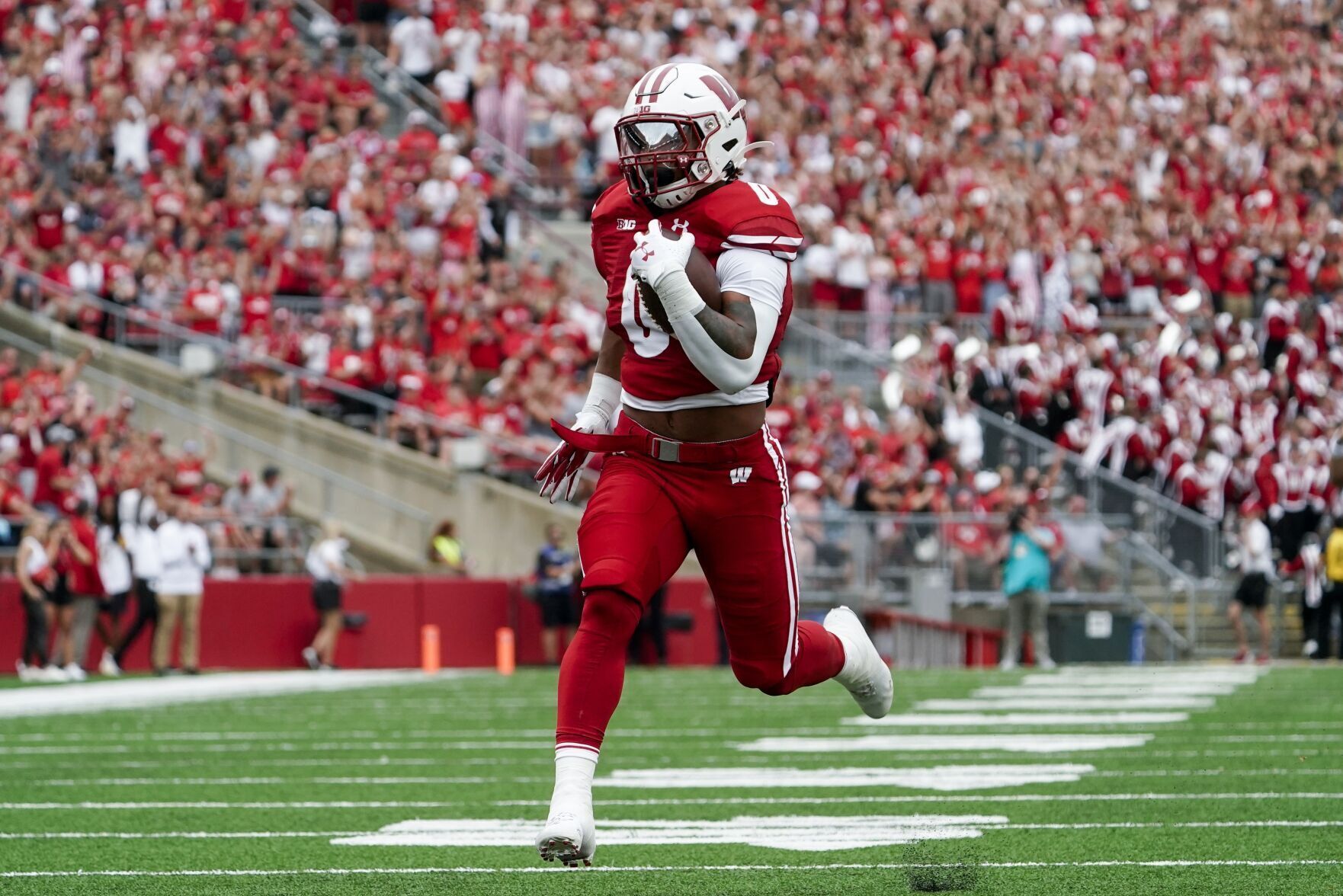 Wisconsin sales football uniforms