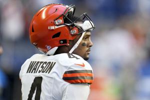 Browns' Watson to resume throwing next month