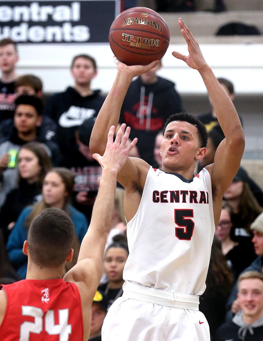 High School Basketball La Crosse Central Romps Past Logan In D2
