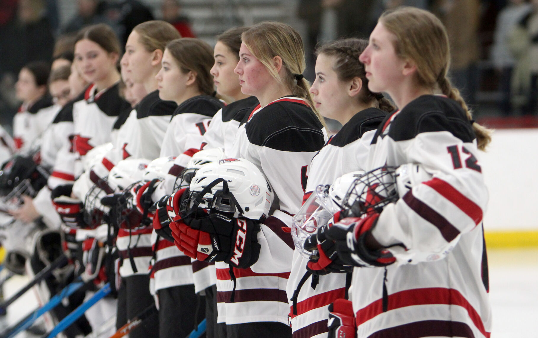 IN PHOTOS Chippewa Falls Menomonie girls hockey hosts Black River