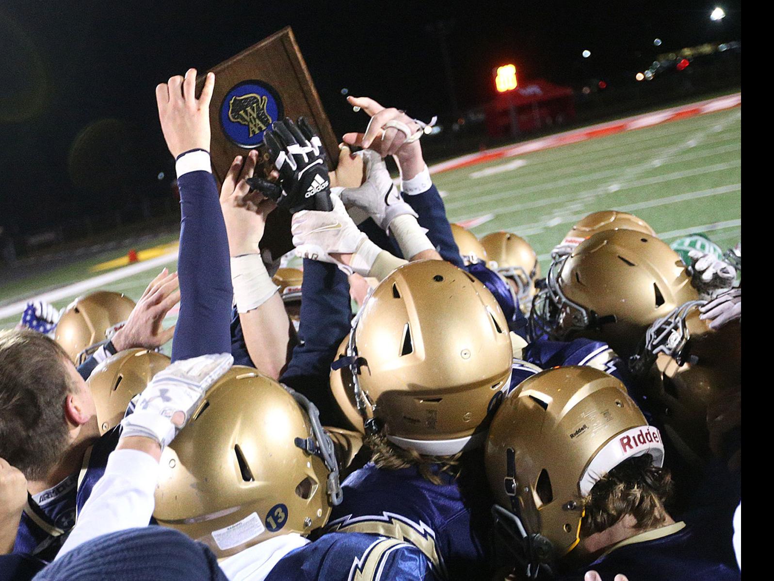 WIAA football commentary: Damien Lee's hit helped spring La Crosse Aquinas  to Division 5 title game