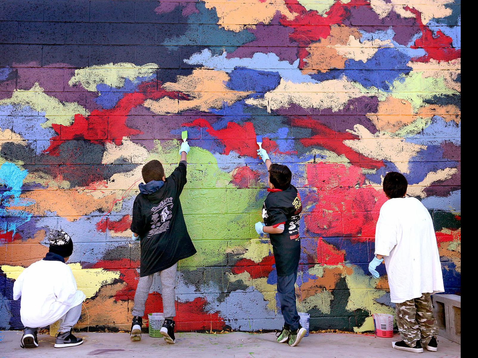 Hamilton Elementary Students Help Local Artist Bring Color To