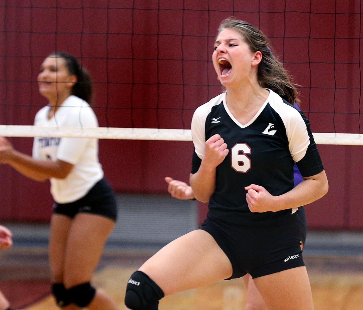 UWLa Crosse volleyball Eagles clinch share of title, tournament No. 1